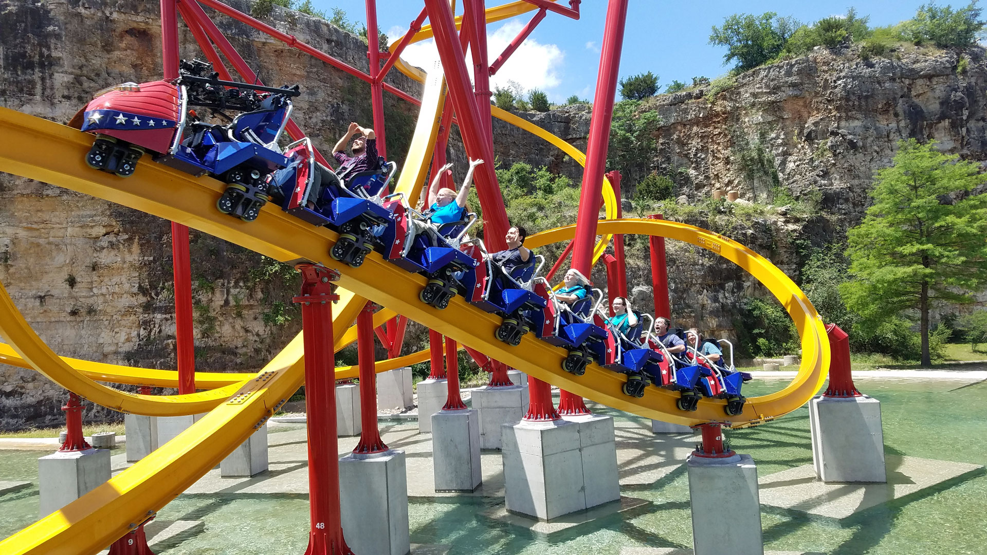 Wonder Women Golden Lasso Coaster Opens Coasterforce